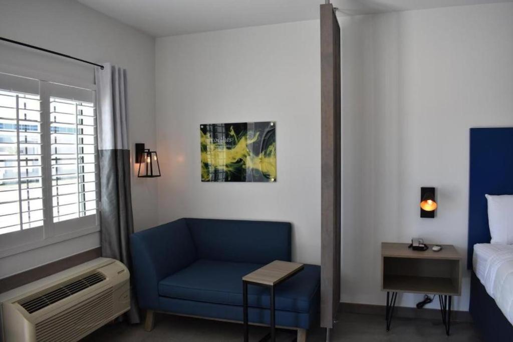 Hotel Bella Jersey Village Bagian luar foto