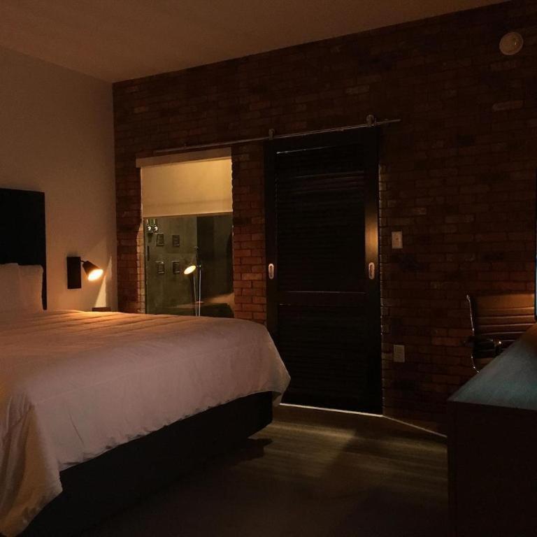 Hotel Bella Jersey Village Bagian luar foto