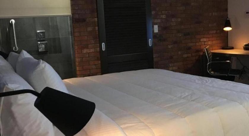 Hotel Bella Jersey Village Bagian luar foto